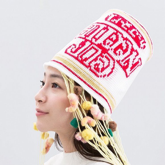 看得我血压飙升！日清概念商品 「杯面洒了」创意门档(图9)