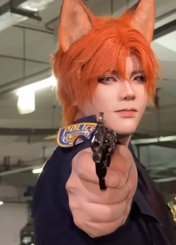 这不是cos圈，这是画皮圈！给刀哥也吃上颜值饭了属于是。(图1)