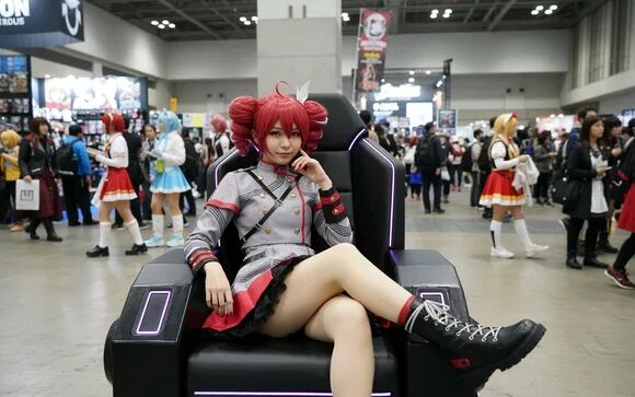 丝袜效果拔群！AI已经能生成难以分辨的手办图和cos照了(图8)