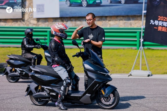 行业首创安驾培训体系 九号安驾学院联动交警在贵阳启动安驾培训(图3)