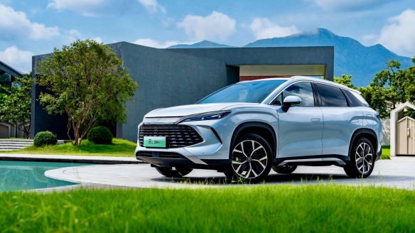 比亚迪发布2025年8月销量数据：单月销售37.36万辆(图2)