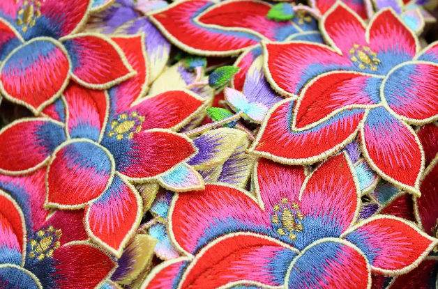 哪种非遗被称为“补丁上的艺术”？