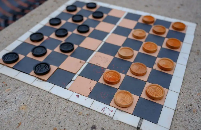 “下方”指的是哪种民间传统游戏？