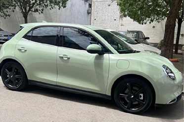 女子月薪2000贷款买车！老公和她吵架 身边人说她疯了