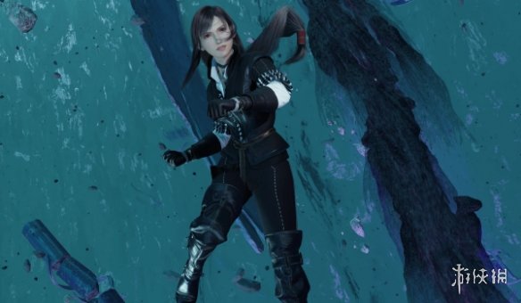 《最终幻想7重生》蒂法范格堡MOD！皮甲战痕+银剑挂件(图5)