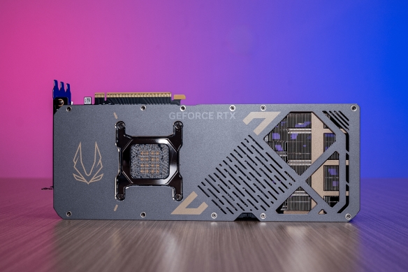 当下旗舰的最优选：索泰 RTX 5090 D v2 SOLID评测(图2)