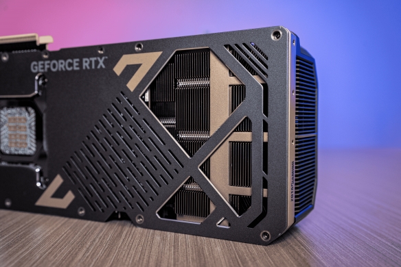 当下旗舰的最优选：索泰 RTX 5090 D v2 SOLID评测(图7)