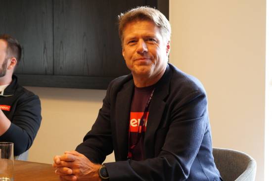 联想高管解释为什么新掌机Legion Go 2敢卖8000多元(图1)