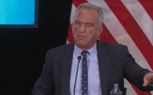 美国卫生部长称游戏或助长枪击暴力：已启动关联调查(图2)