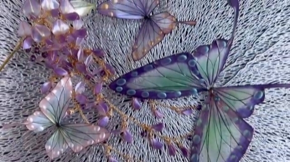 油管手工达人神还原《鬼灭之刃》蝴蝶三姐妹发饰！(图7)