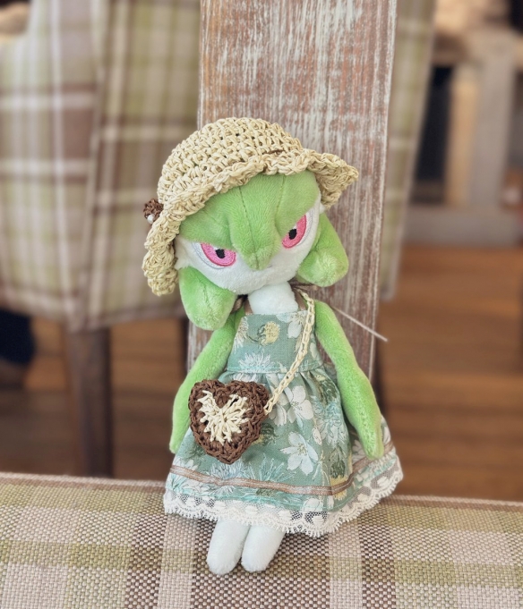 《宝可梦》的时尚日常：为迷你手办亲手制作百变服装(图5)