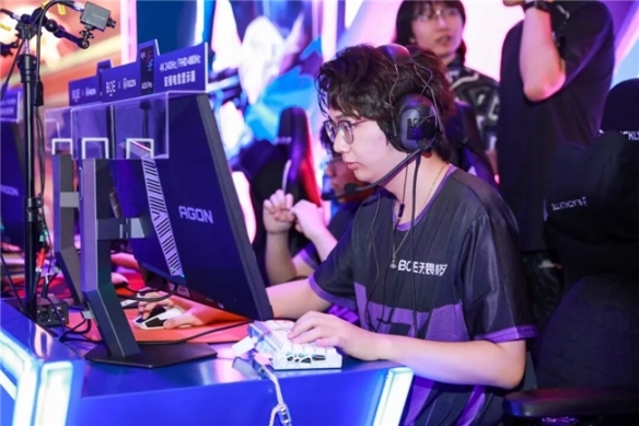 AGON闪耀BOE IPC电竞嘉年华，共燃无畏杯S3终极对决(图9)