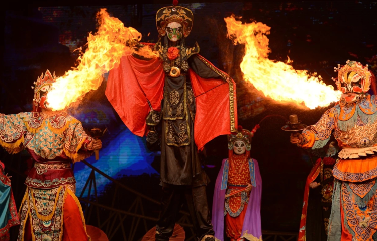 我国西南地区影响最大的地方剧种是什么？