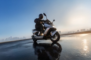 新加坡交通部代表团到访九号公司  深入交流电动两轮车前沿安全技术