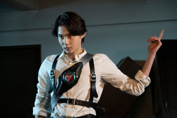 新骑士ZEZTZ前两集高开，“神鬼二象性”的高桥还能逆转吗(图2)