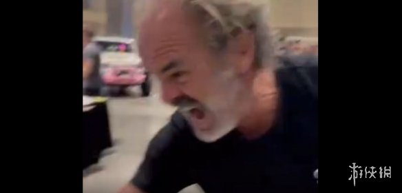 依旧神还原！《给他爱5》崔佛演员现场表演吓哭观众(图2)