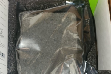 哭晕了！玩家网购RTX 5080显卡：打开竟是一块砖！