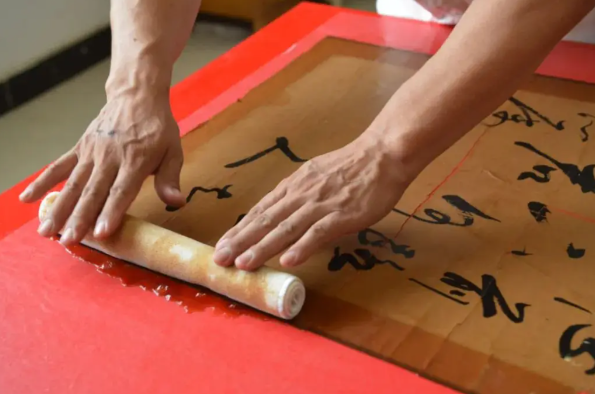 古书画装裱修复技艺可以用机器替代吗？