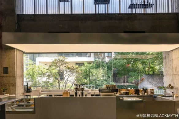 《黑神话》首家线下店大火！官方立马“打补丁”优化(图1)