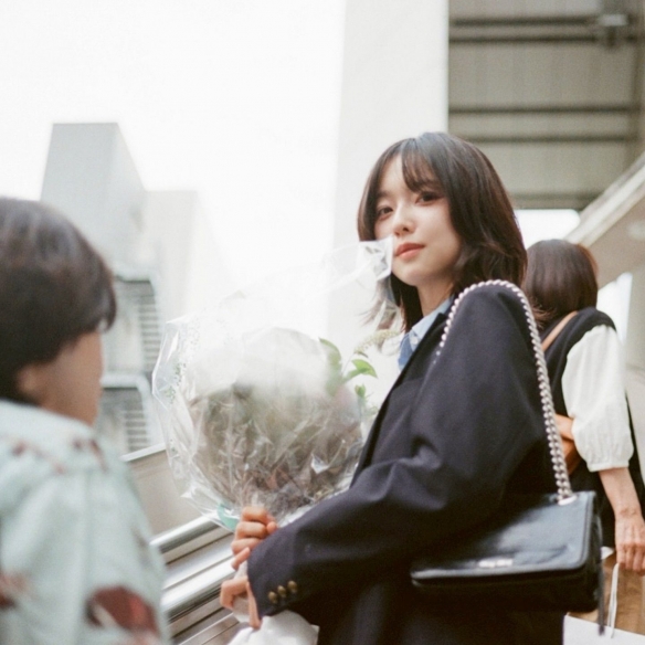 《寂静岭f》女主脸模新美图：甜美可爱令人心动！(图9)