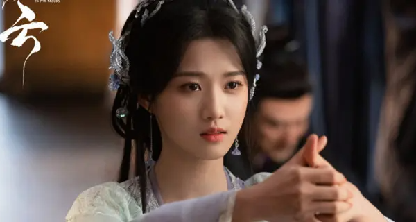 入青云纪伯宰为什么带明意参加竞选会