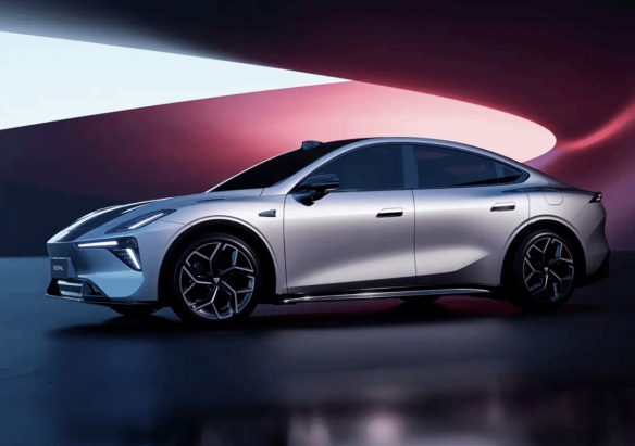 深蓝L06预售13.99万起 搭配300万法拉利同款悬架！(图3)