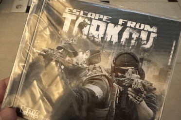 《逃离塔科夫》开发商分享游戏DVD光盘 引网友热议