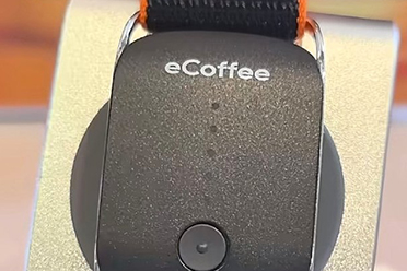 打工人连咖啡都不用喝了？电子咖啡手环亮相进博会