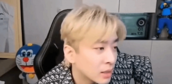 博主曾放话“多兰夺冠就跳楼”！目前已决定跳飞机了 (图1)