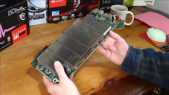 “PS5显卡”名不虚传！挖矿显卡BC-250竟能流畅玩3A(图1)