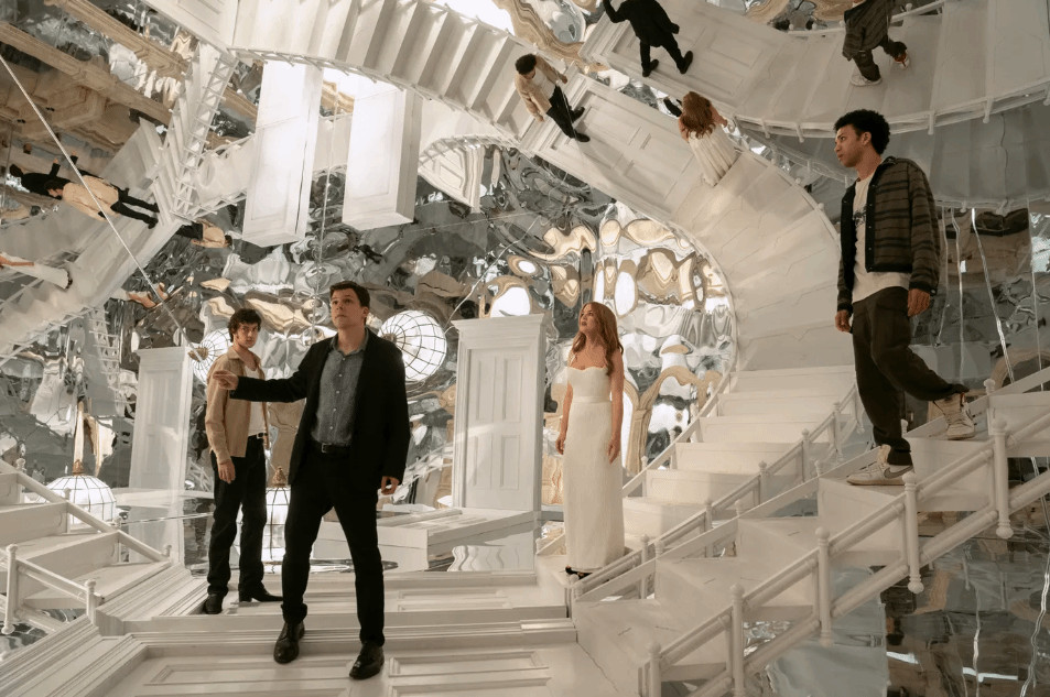 《惊天魔盗团3》IGN评6分：演员魅力与魔术亮点支撑