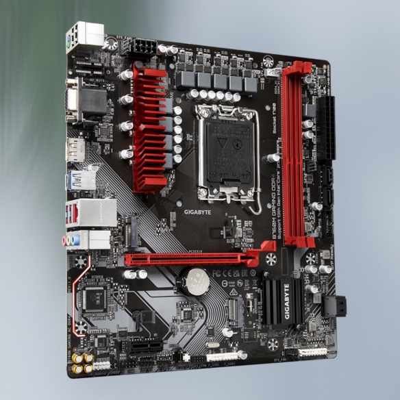 从旗舰冰雕到高性价比魔鹰,如何为年末装机精准选板?(图17)