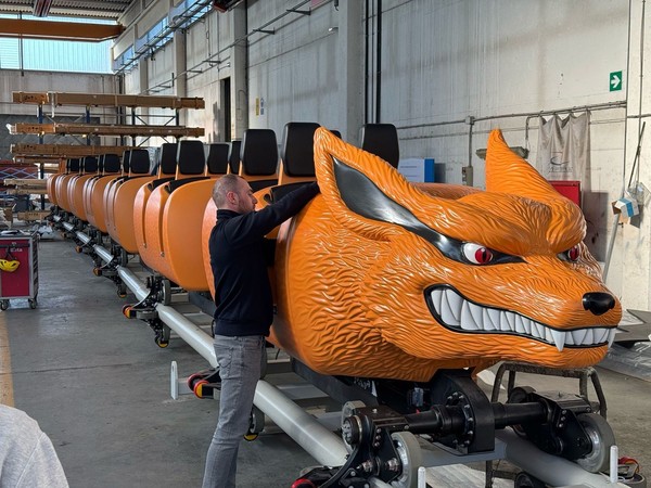 《火影忍者》主题乐园明年法国开幕！九尾过山车亮相