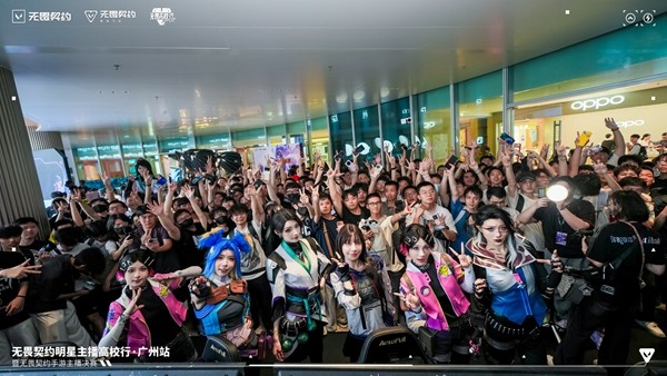 线上学颗秒，线下学穿搭？这款手游是如何拿捏当代年轻人审美的