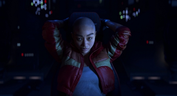 这下对味了！《星际：异端先知》女主爆改性感美女(图2)