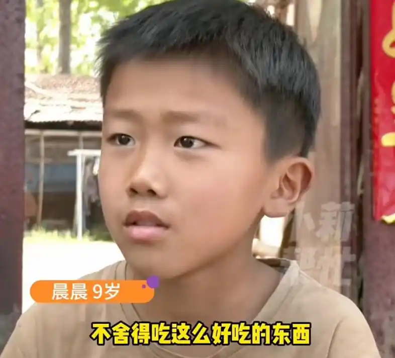 他把学校午饭的肉省下来 只为留住生命里最重要的人(图2)