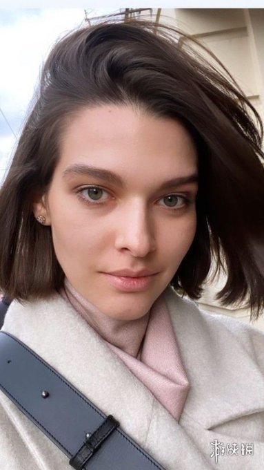 浣熊市噩梦再临？吉尔·瓦伦蒂安演员动态引人遐想！(图2)