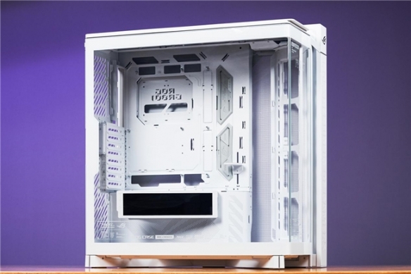 ​全新白色ROG幻世神海景房机箱即将登场，打造纯白桌搭新体验(图3)