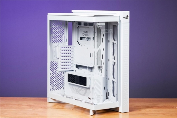 ​全新白色ROG幻世神海景房机箱即将登场，打造纯白桌搭新体验(图2)