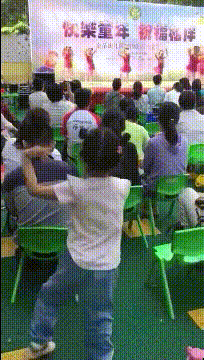 健身房这位置得加钱 动图 模仿各国影视剧中枪的表现(图2)