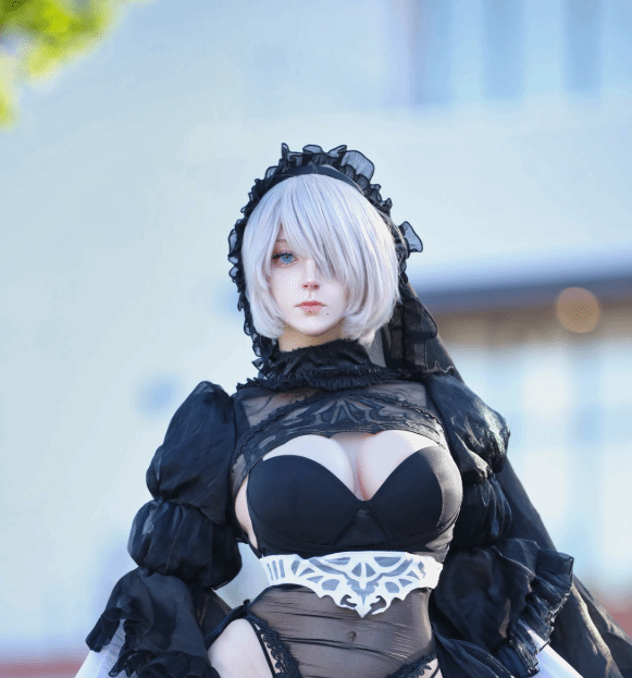 《尼尔：机械纪元》2B绝美COS美图：这也太大大大了！(图1)